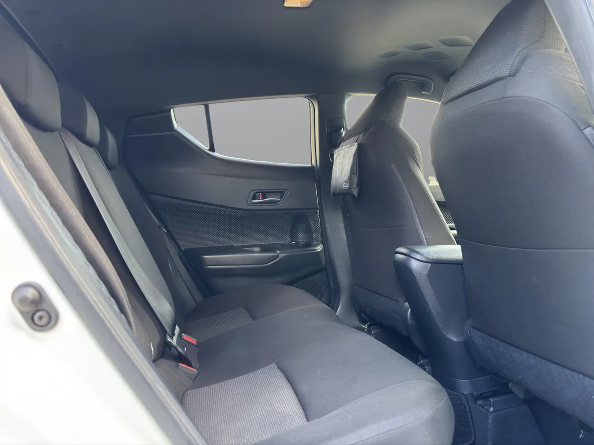 Toyota C-HR SUV, Petrol Hybrid, 2019, White