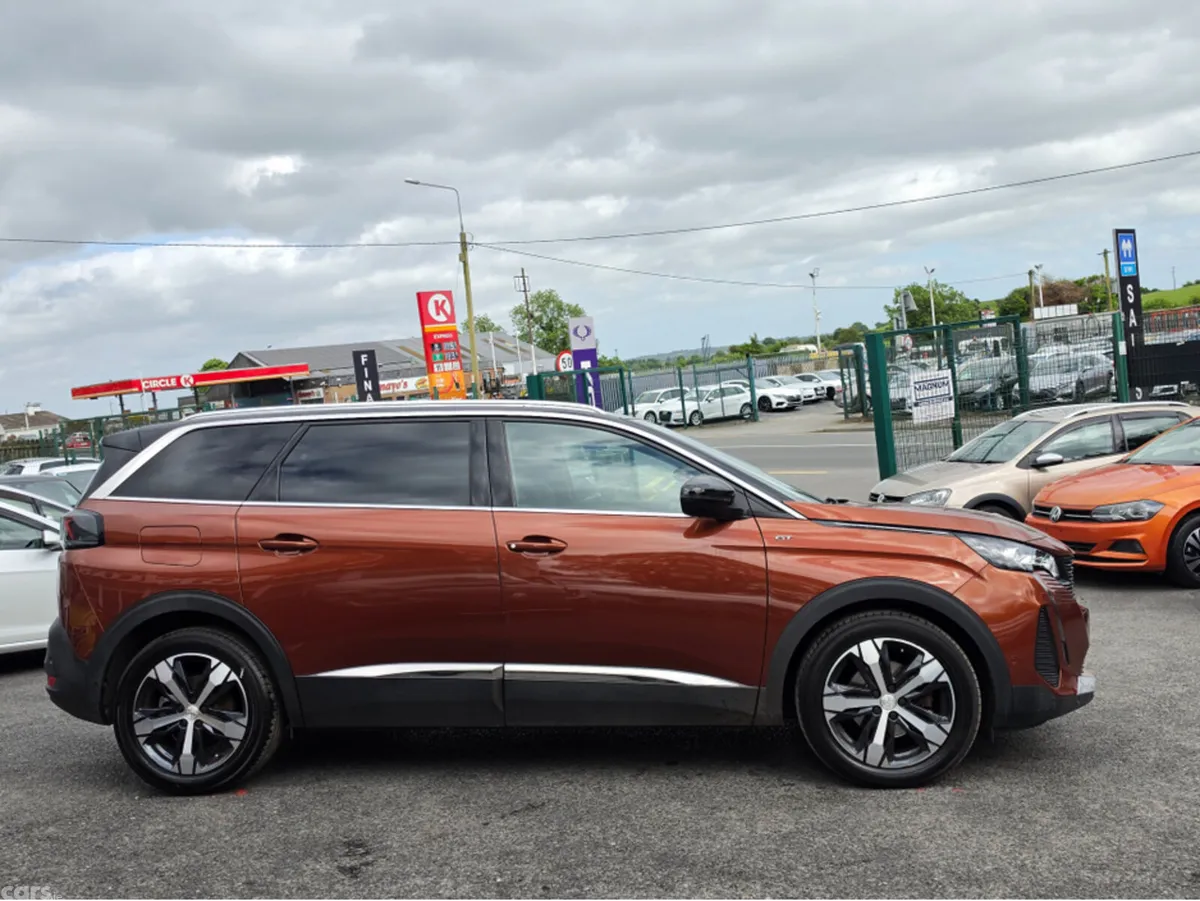 Peugeot 5008 MPV, Diesel, 2021, Orange