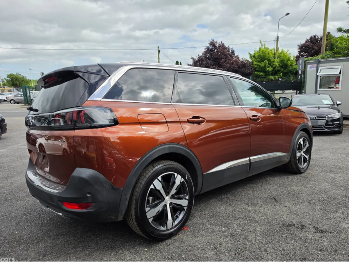 Peugeot 5008 MPV, Diesel, 2021, Orange