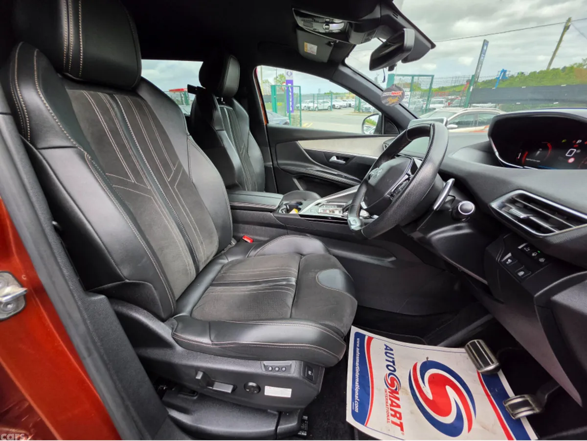 Peugeot 5008 MPV, Diesel, 2021, Orange