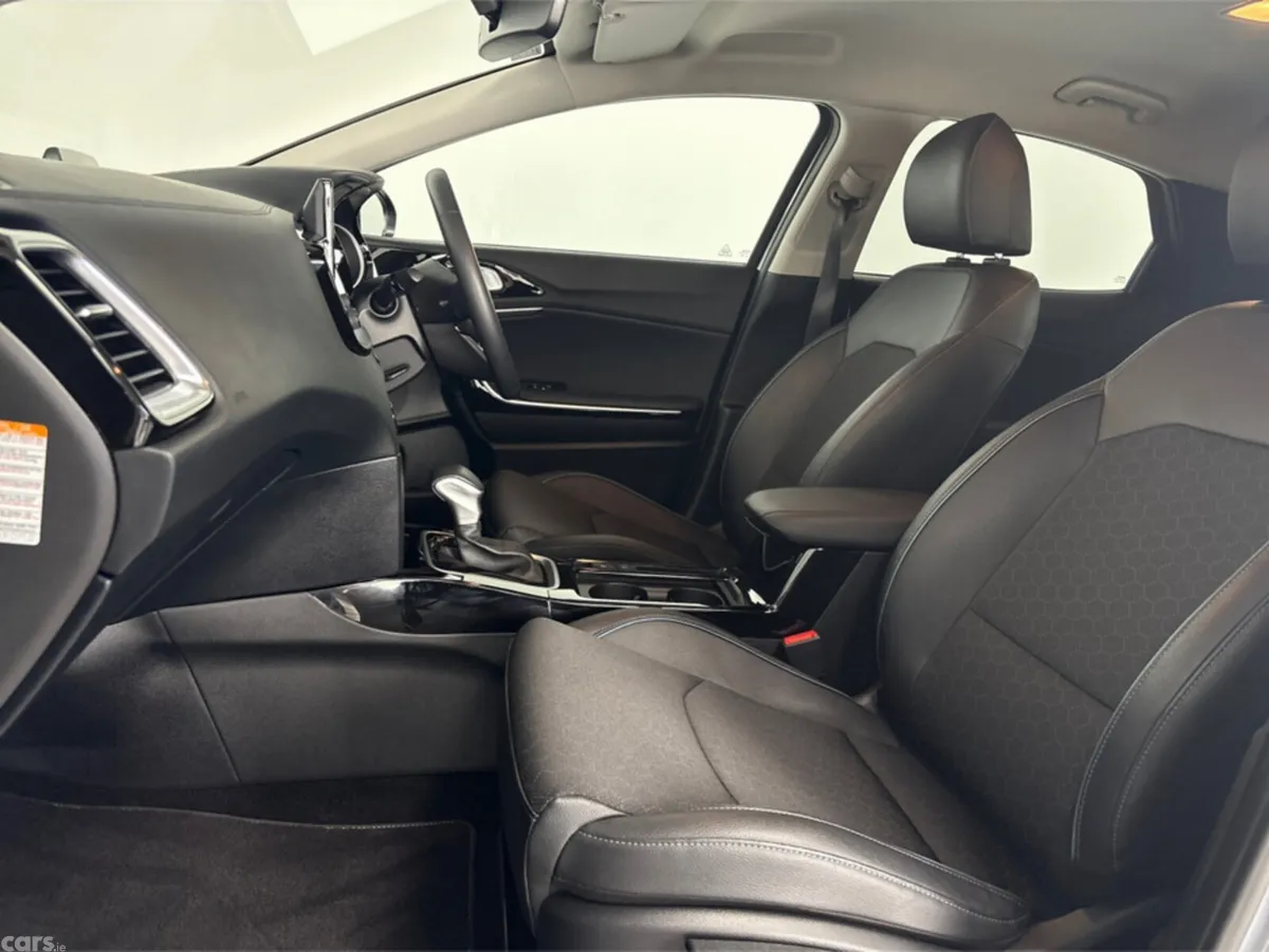 Kia XCeed Hatchback, Petrol Plug-in Hybrid, 2024, Grey