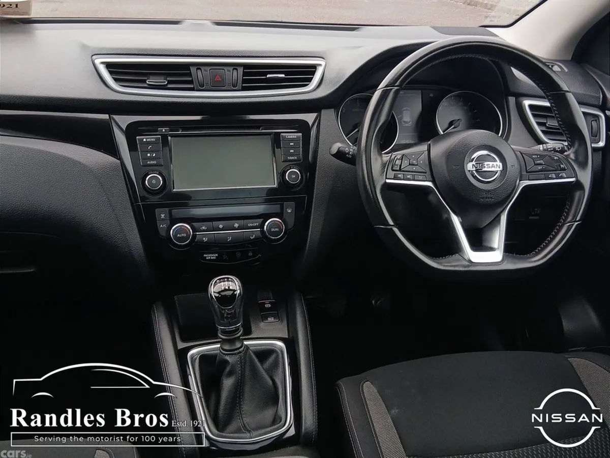 Nissan Qashqai MPV, Diesel, 2020, Red