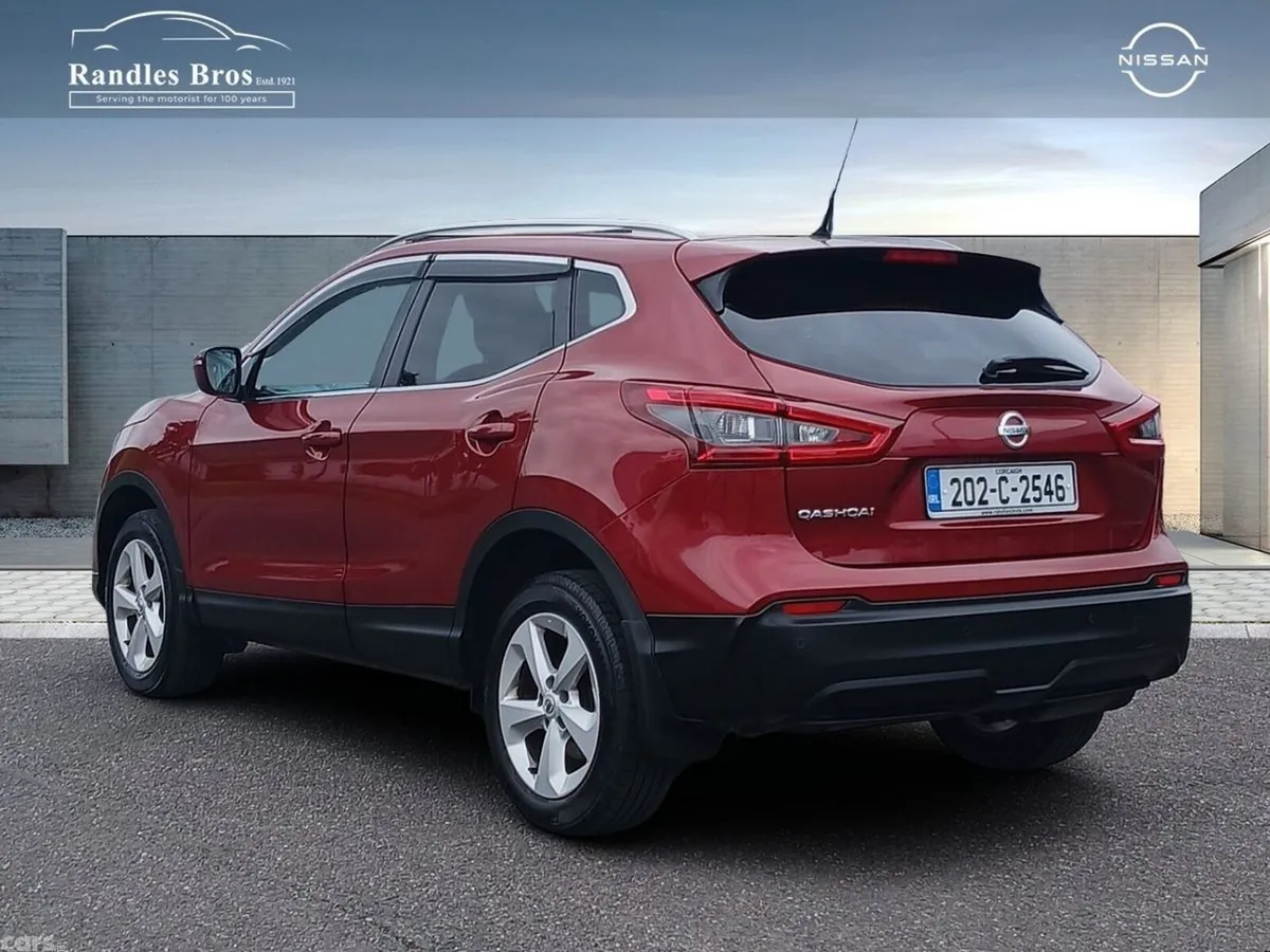 Nissan Qashqai MPV, Diesel, 2020, Red