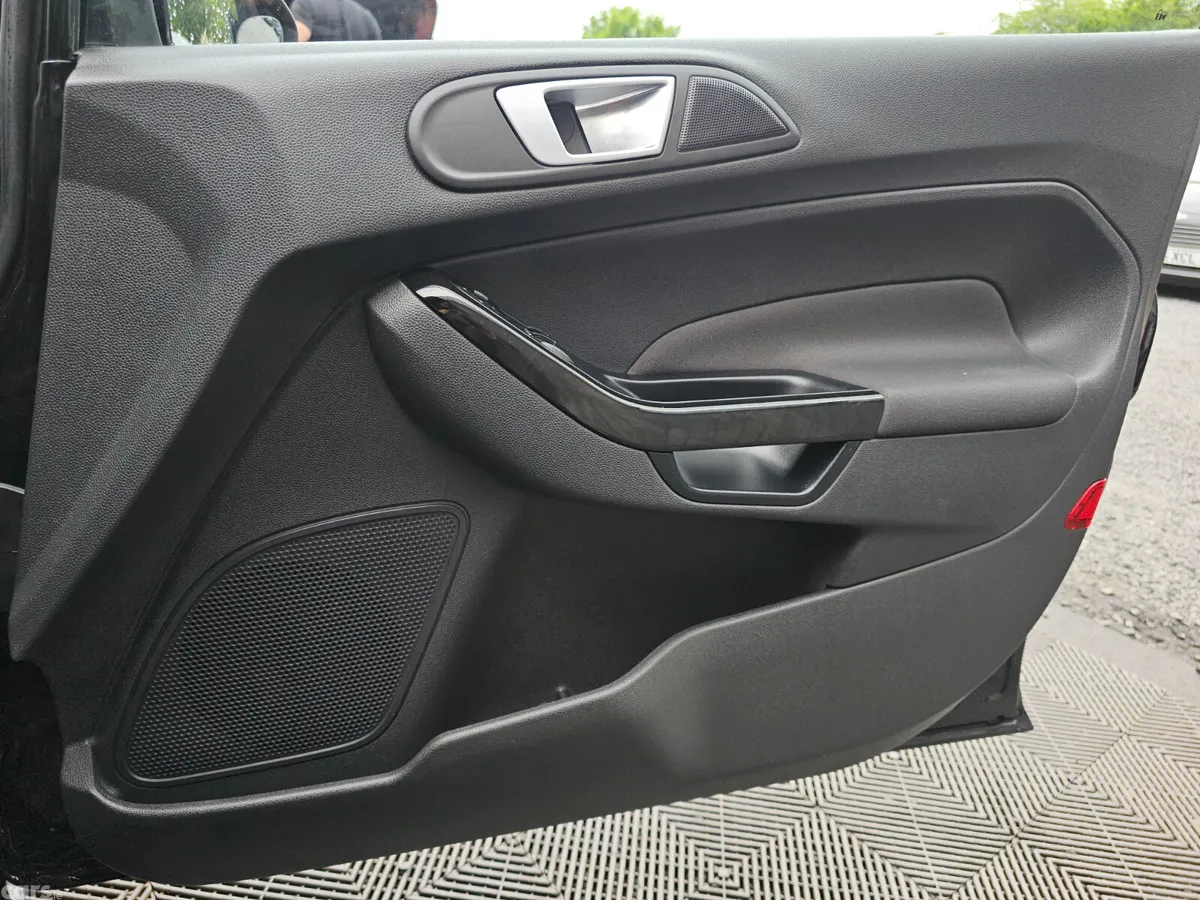 Ford Fiesta Hatchback, Petrol, 2017, Black