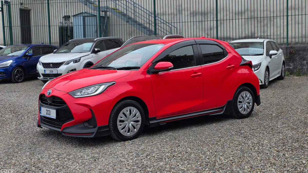 Toyota Yaris Hatchback, Petrol Hybrid, 2021, Red