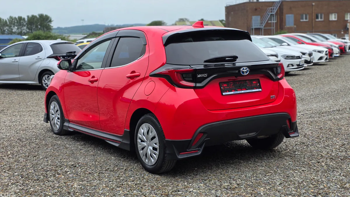 Toyota Yaris Hatchback, Petrol Hybrid, 2021, Red