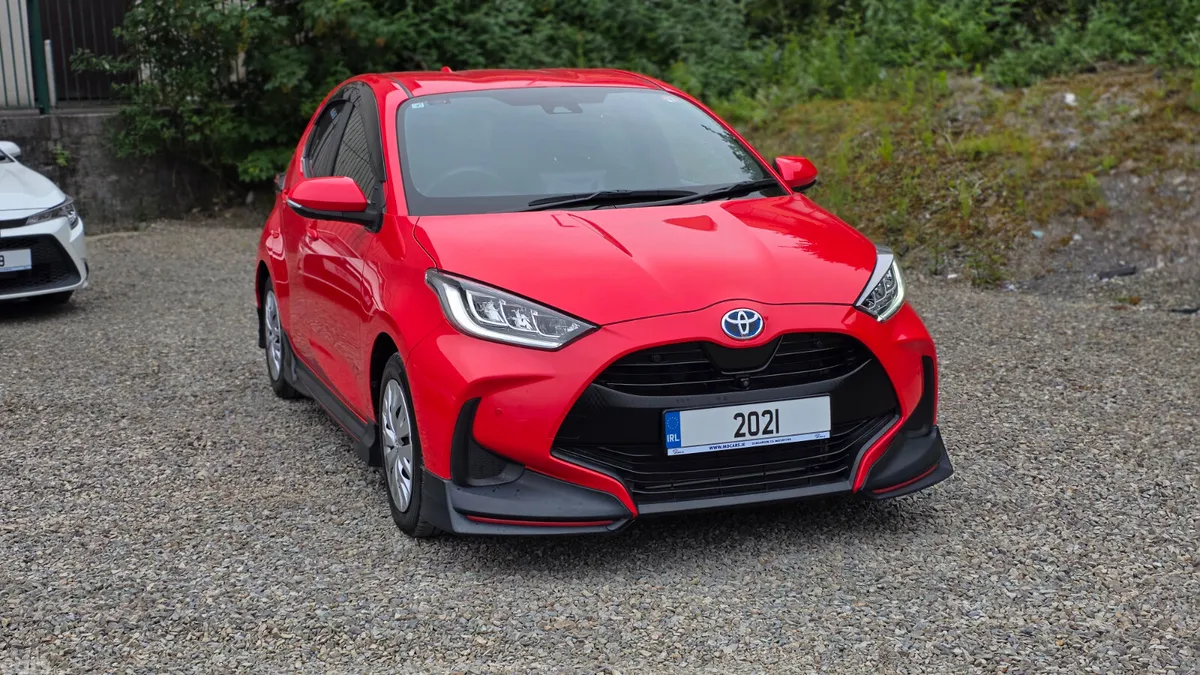 Toyota Yaris Hatchback, Petrol Hybrid, 2021, Red