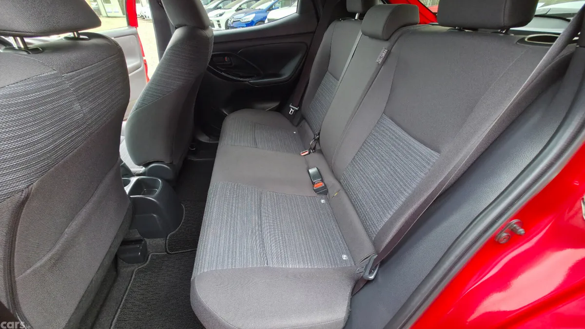 Toyota Yaris Hatchback, Petrol Hybrid, 2021, Red