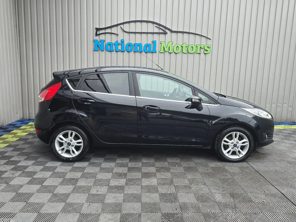 Ford Fiesta Hatchback, Petrol, 2017, Black