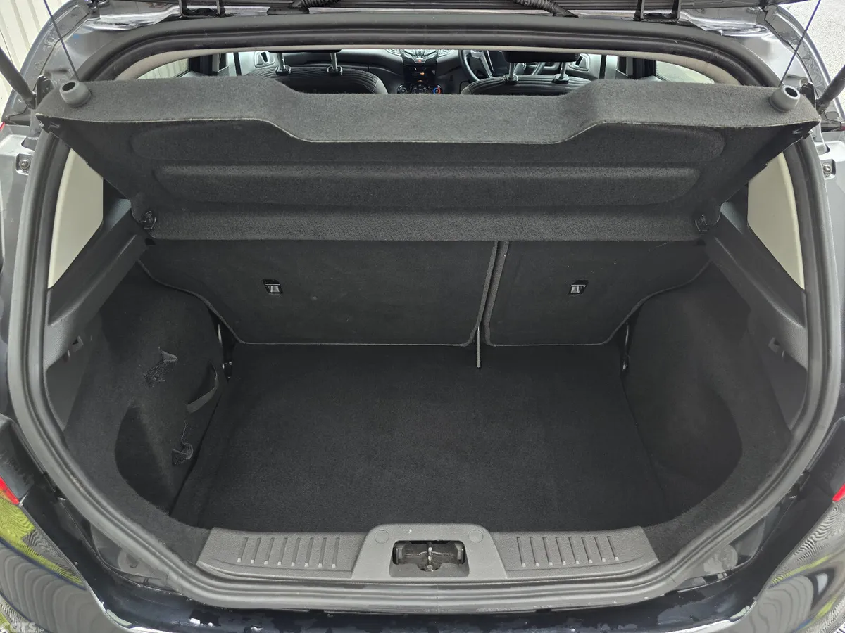 Ford Fiesta Hatchback, Petrol, 2017, Black