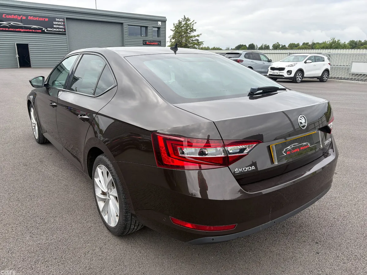 Skoda Superb Hatchback, Diesel, 2016, Brown