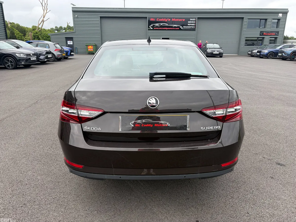 Skoda Superb Hatchback, Diesel, 2016, Brown