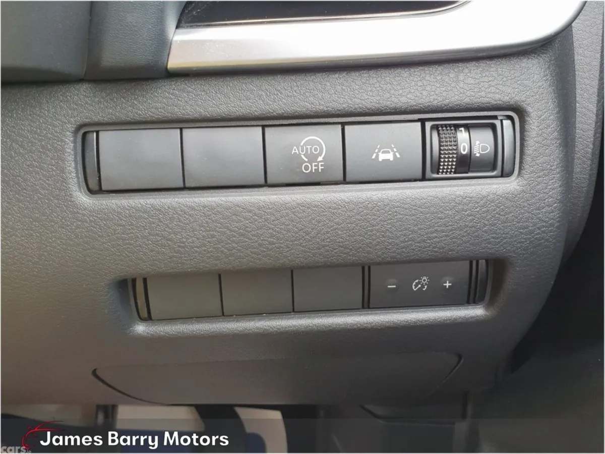Nissan Qashqai MPV, Petrol, 2022, Grey