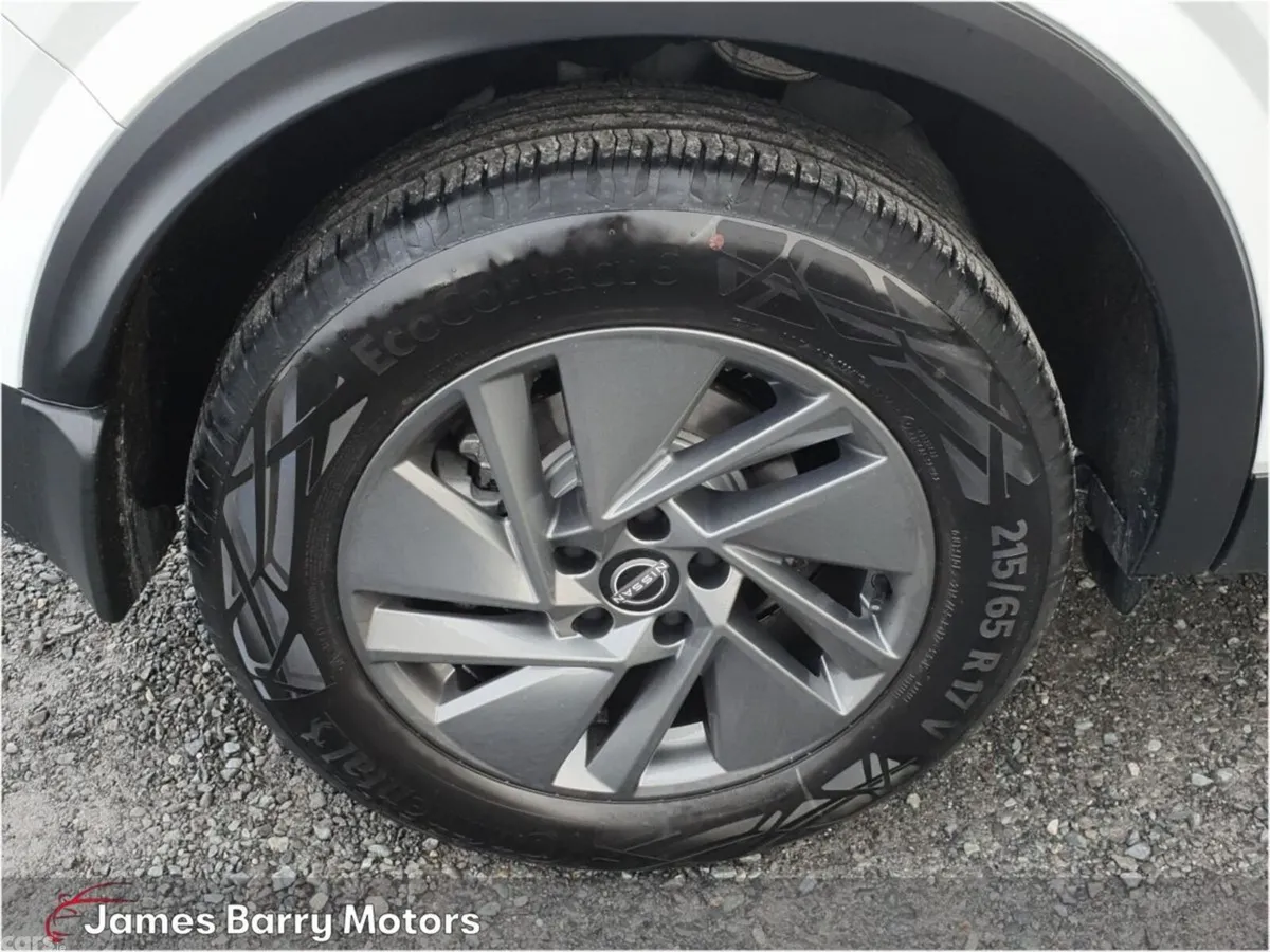 Nissan Qashqai MPV, Petrol, 2025, White