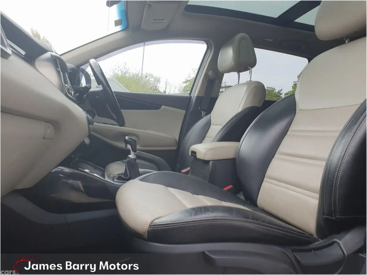 Kia Sorento SUV, Diesel, 2018, Red