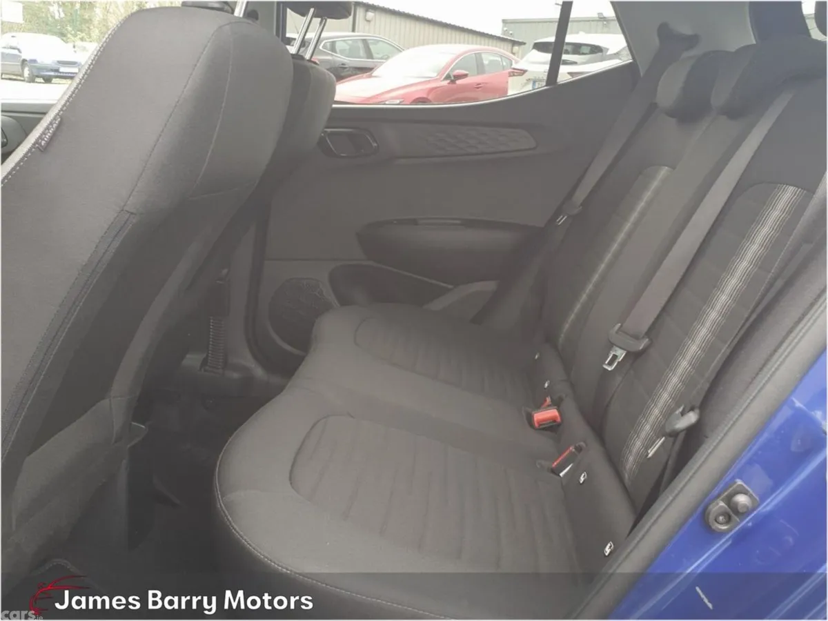 Hyundai i10 Hatchback, Petrol, 2022, Blue