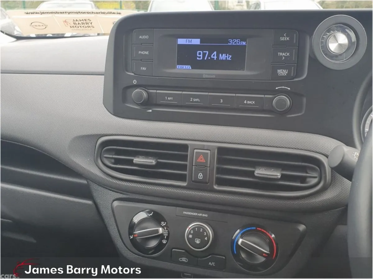 Hyundai i10 Hatchback, Petrol, 2022, Blue