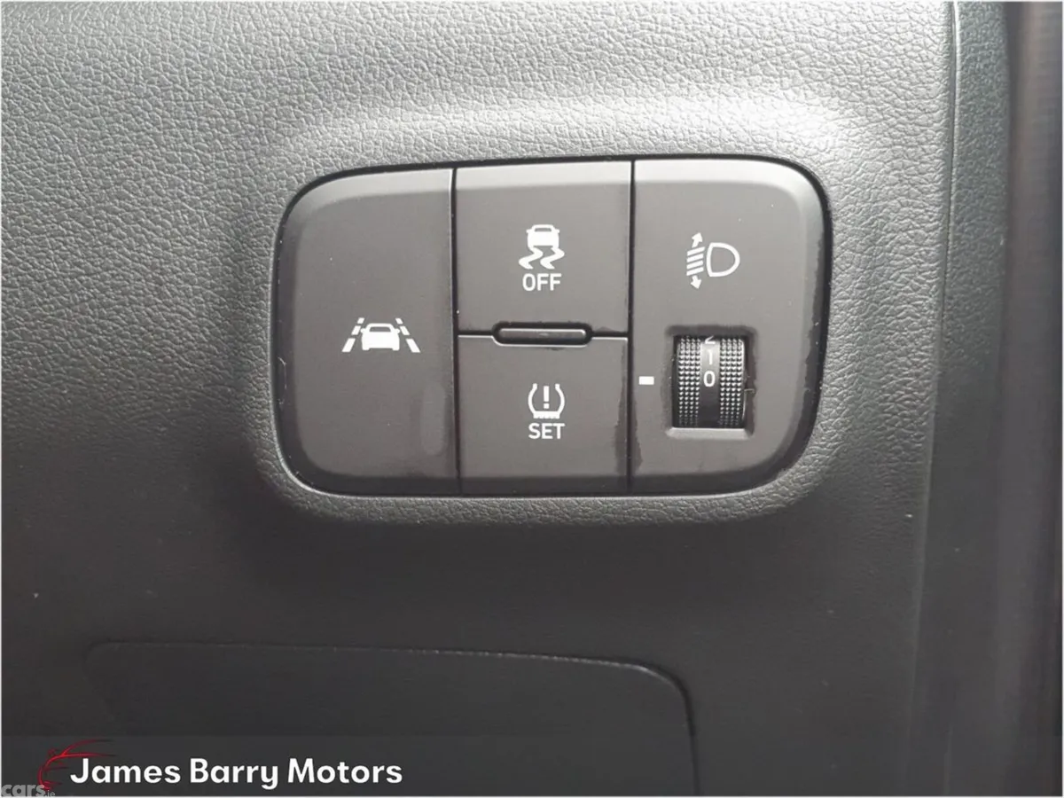 Hyundai i10 Hatchback, Petrol, 2022, Blue