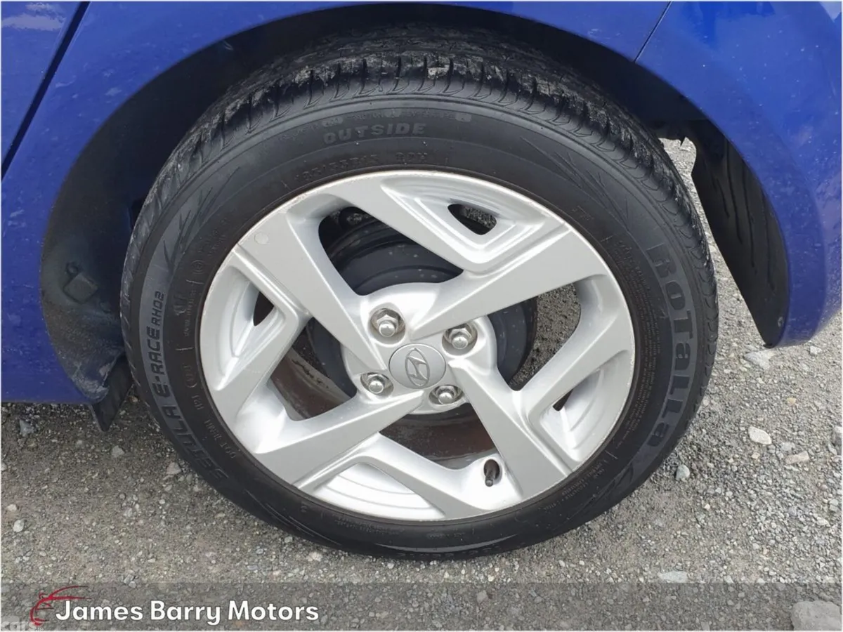Hyundai i10 Hatchback, Petrol, 2022, Blue