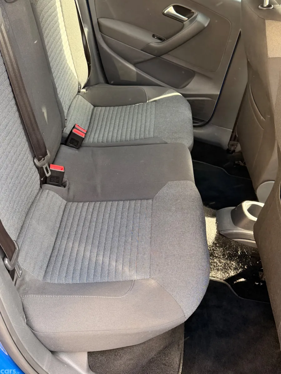 Volkswagen Polo Hatchback, Petrol, 2013, Blue