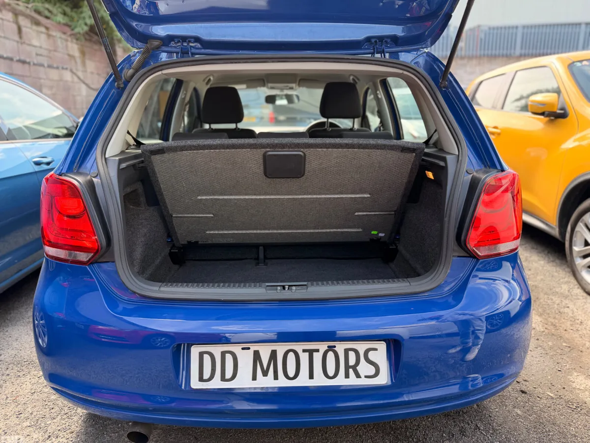 Volkswagen Polo Hatchback, Petrol, 2013, Blue