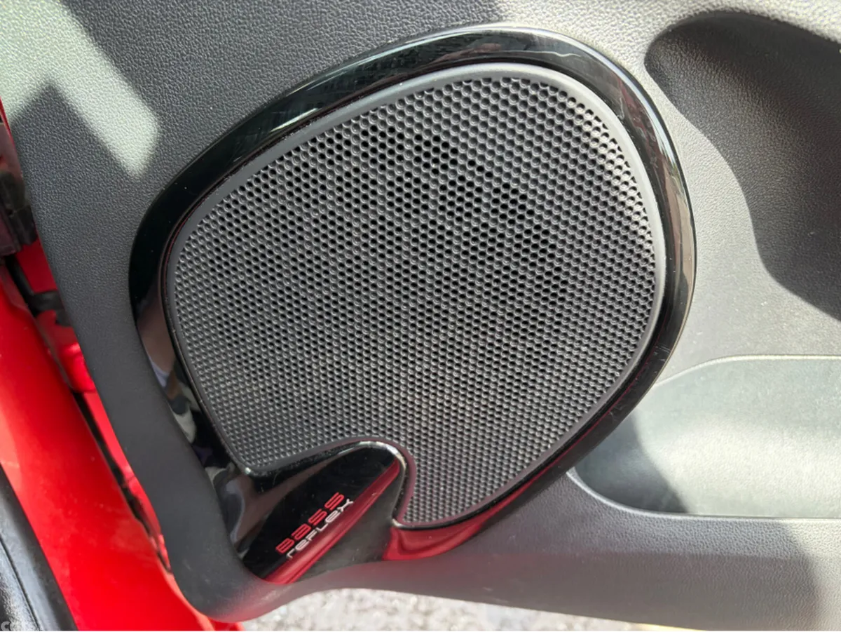 Renault Clio Hatchback, Petrol, 2018, Red