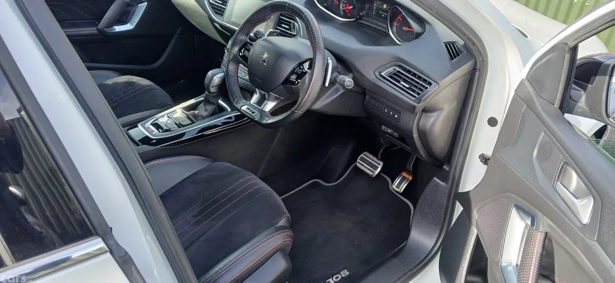Peugeot 308 Hatchback, Diesel, 2017, White