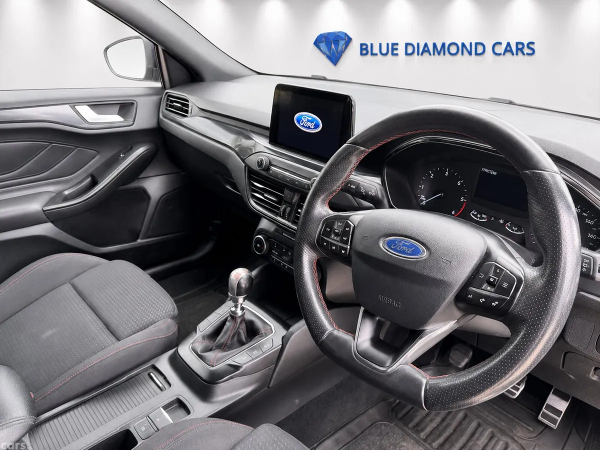 Ford Focus Hatchback, Diesel, 2019, Grey