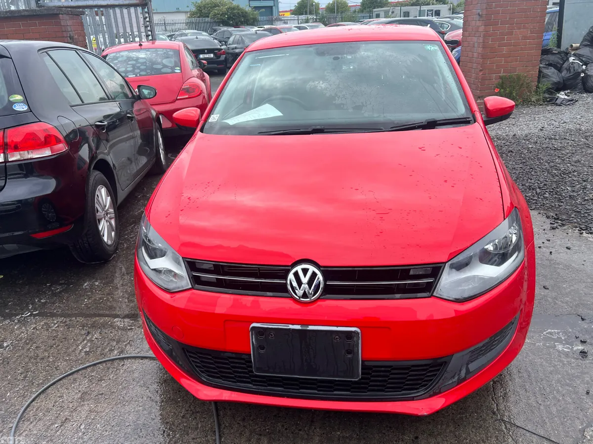 Volkswagen Polo Hatchback, Petrol, 2013, Red