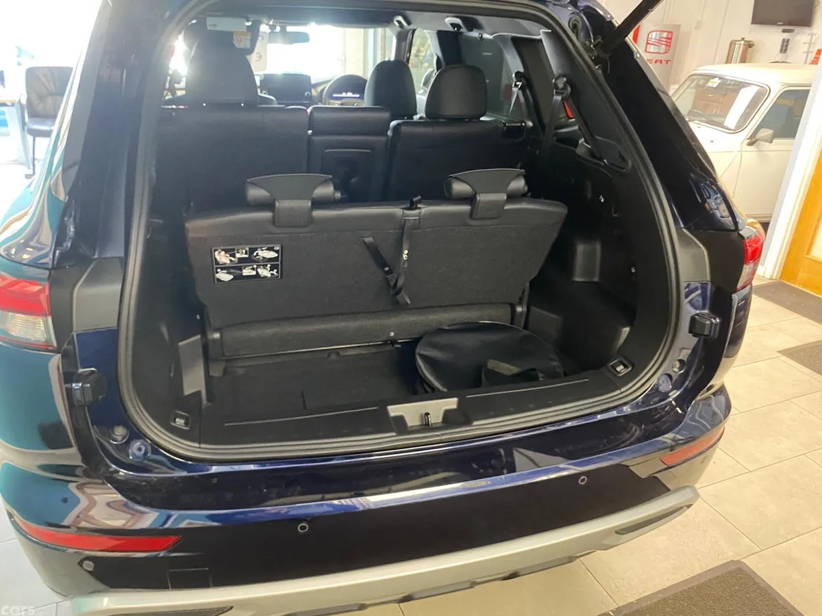 Mitsubishi Outlander SUV, Petrol Plug-in Hybrid, 2022, Blue