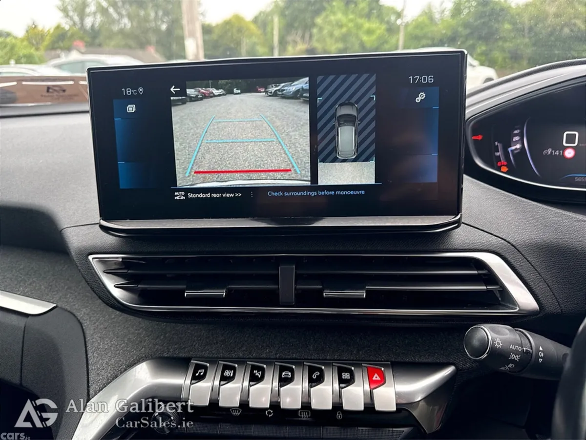 Peugeot 3008 MPV, Petrol, 2022, Red