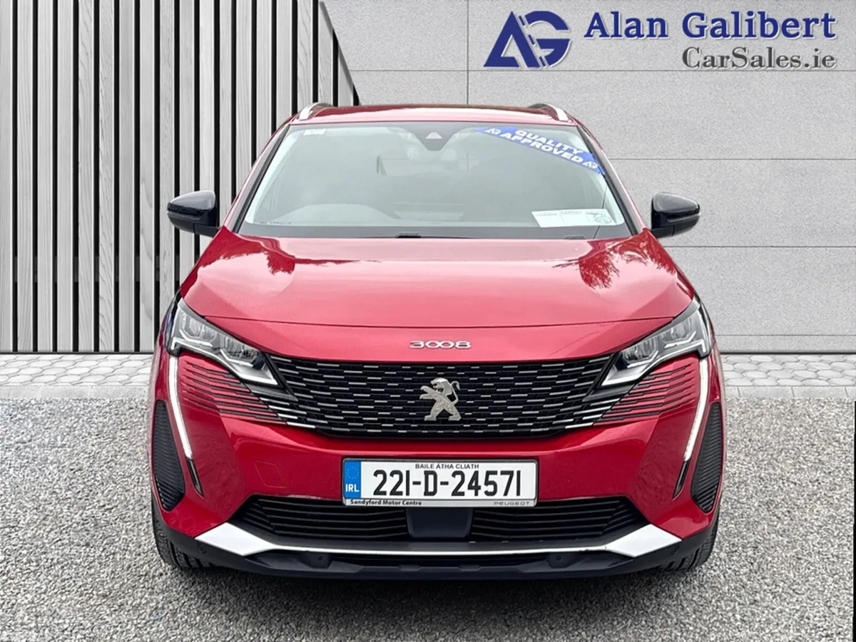 Peugeot 3008 MPV, Petrol, 2022, Red