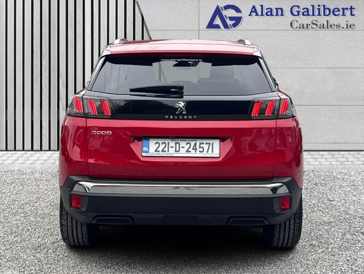 Peugeot 3008 MPV, Petrol, 2022, Red