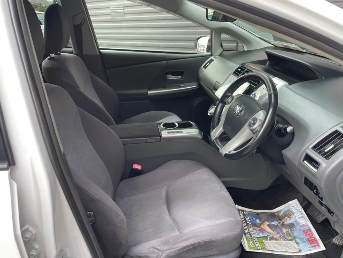 Toyota Prius MPV, Petrol Hybrid, 2012, White