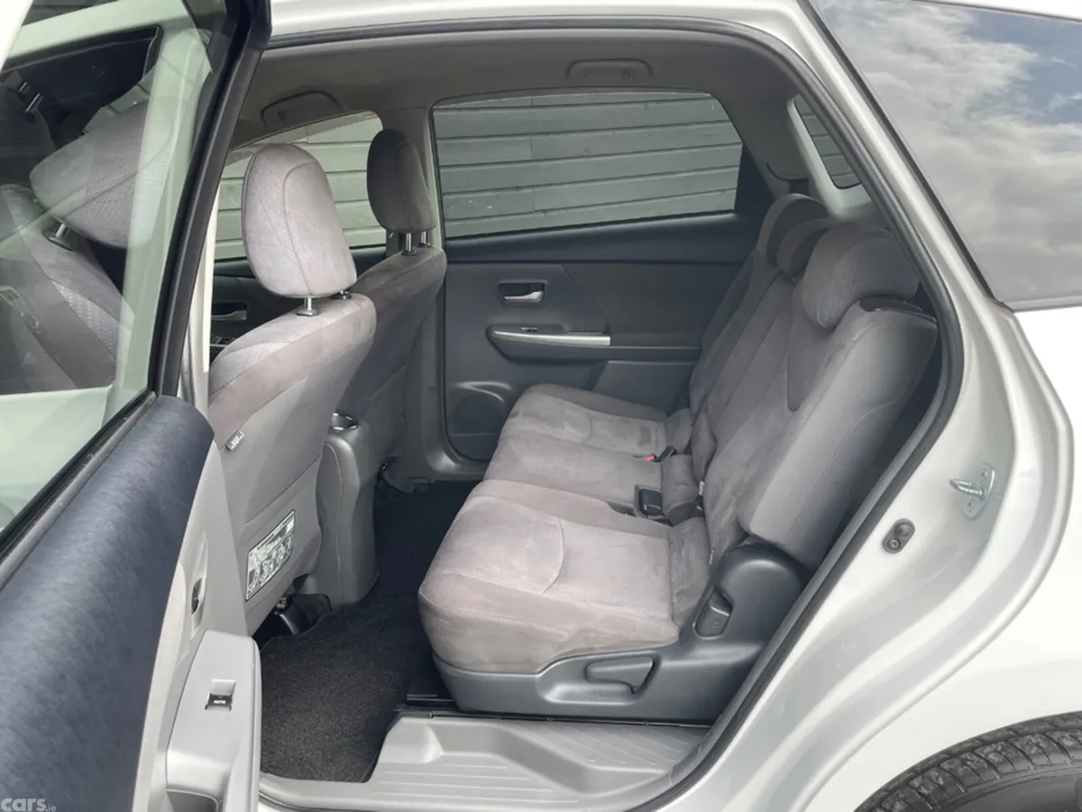 Toyota Prius MPV, Petrol Hybrid, 2012, White