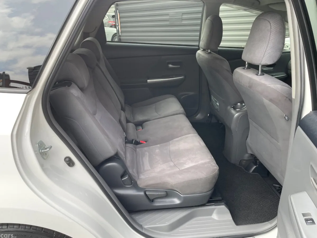 Toyota Prius MPV, Petrol Hybrid, 2012, White