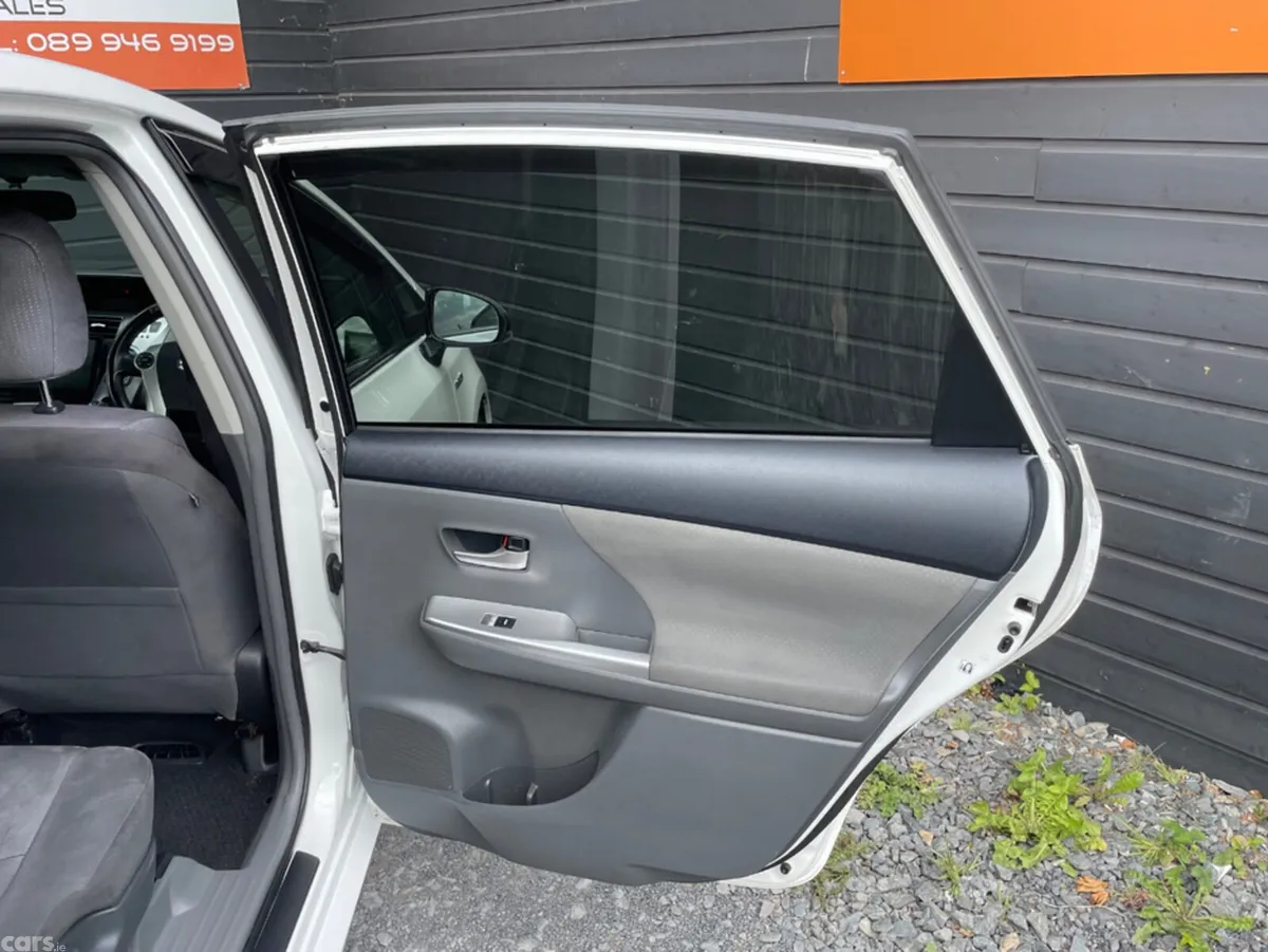 Toyota Prius MPV, Petrol Hybrid, 2012, White