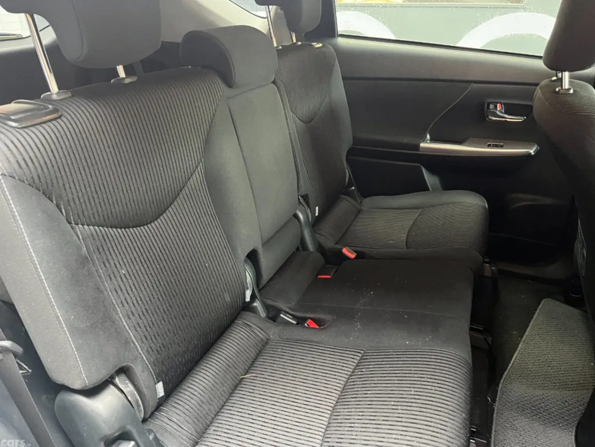 Toyota Prius MPV, Petrol Hybrid, 2019, Silver