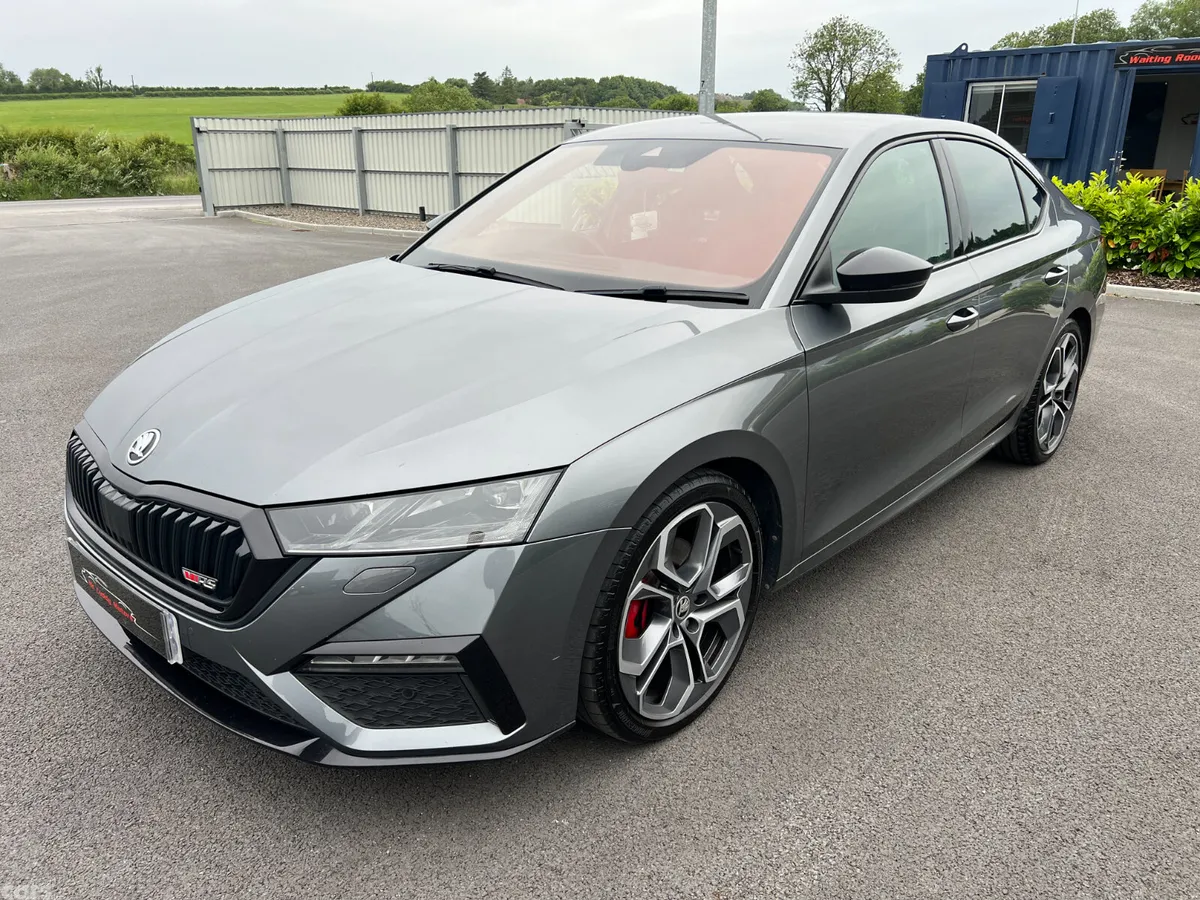 Skoda Octavia Hatchback, Diesel, 2023, Grey