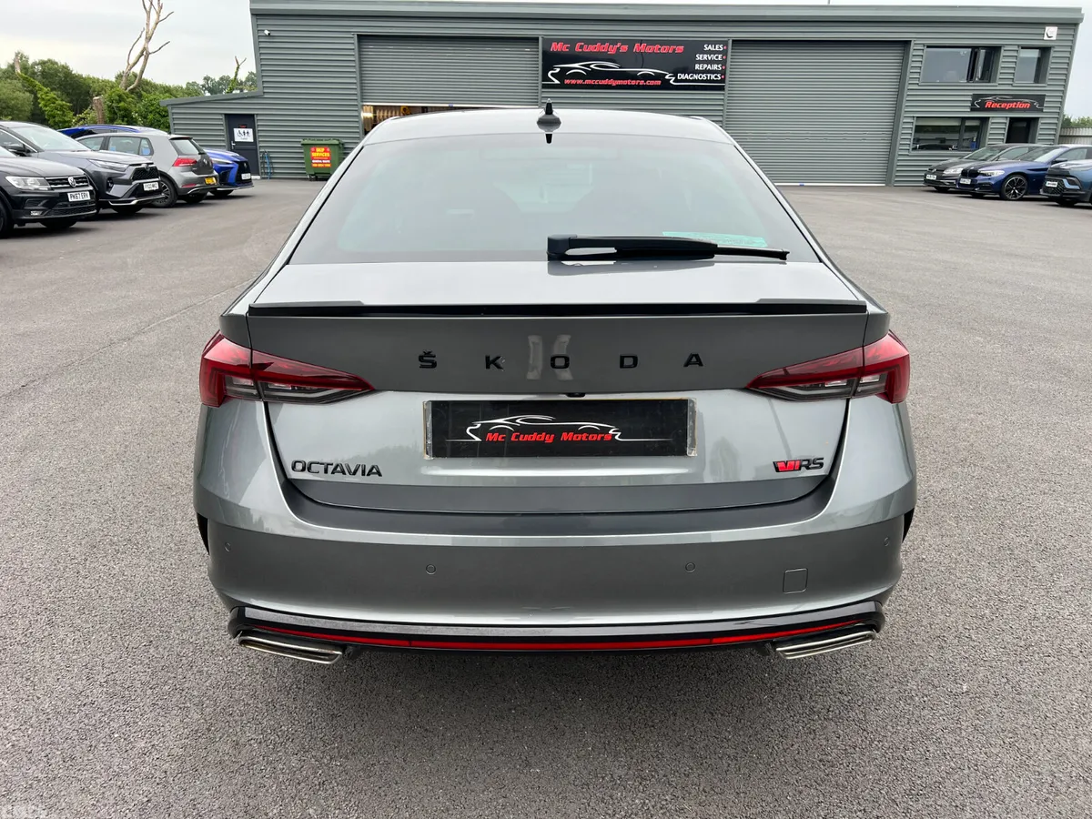 Skoda Octavia Hatchback, Diesel, 2023, Grey