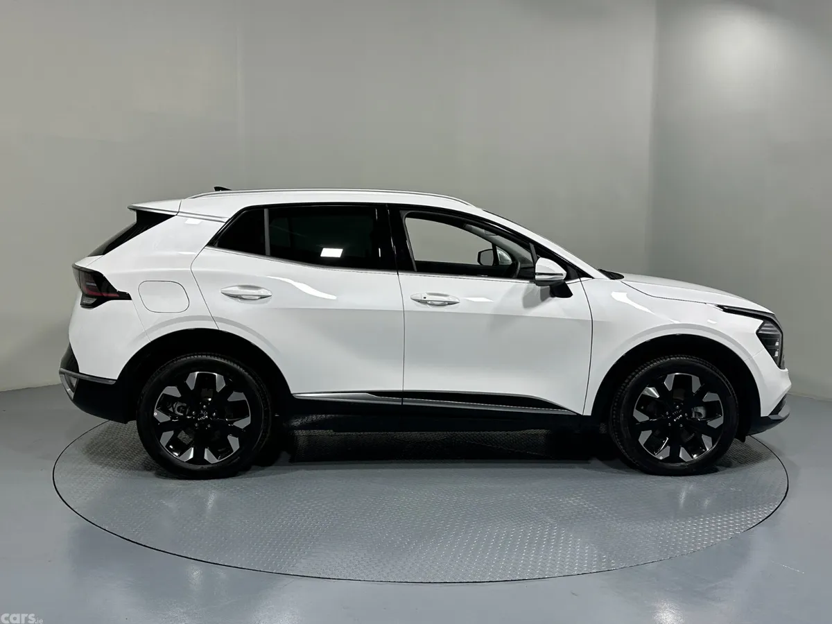 Kia Sportage SUV, Petrol Plug-in Hybrid, 2026, White