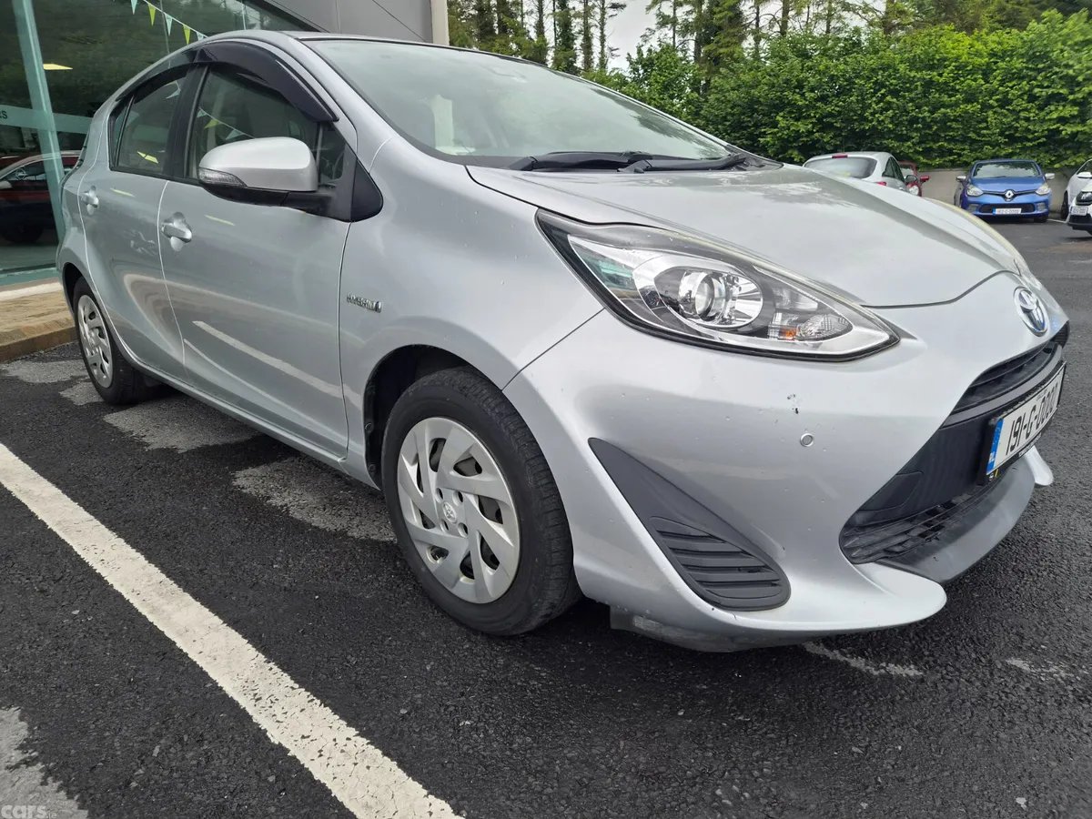Toyota Aqua Hatchback, Petrol Hybrid, 2019, Silver