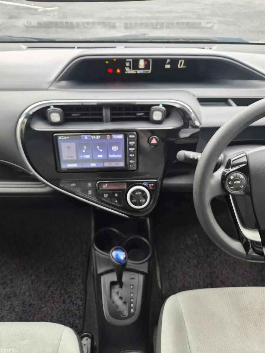 Toyota Aqua Hatchback, Petrol Hybrid, 2019, Silver
