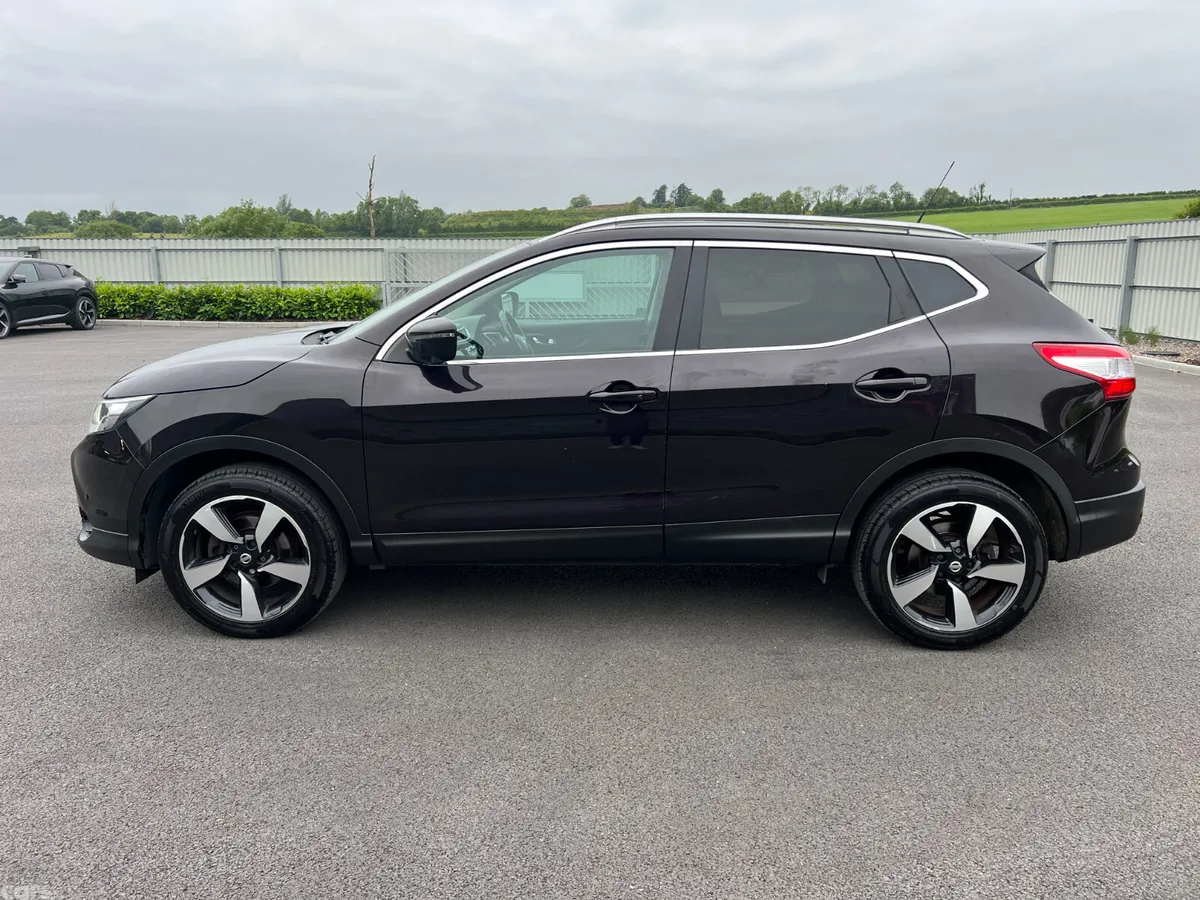 Nissan Qashqai SUV, Diesel, 2017, Black