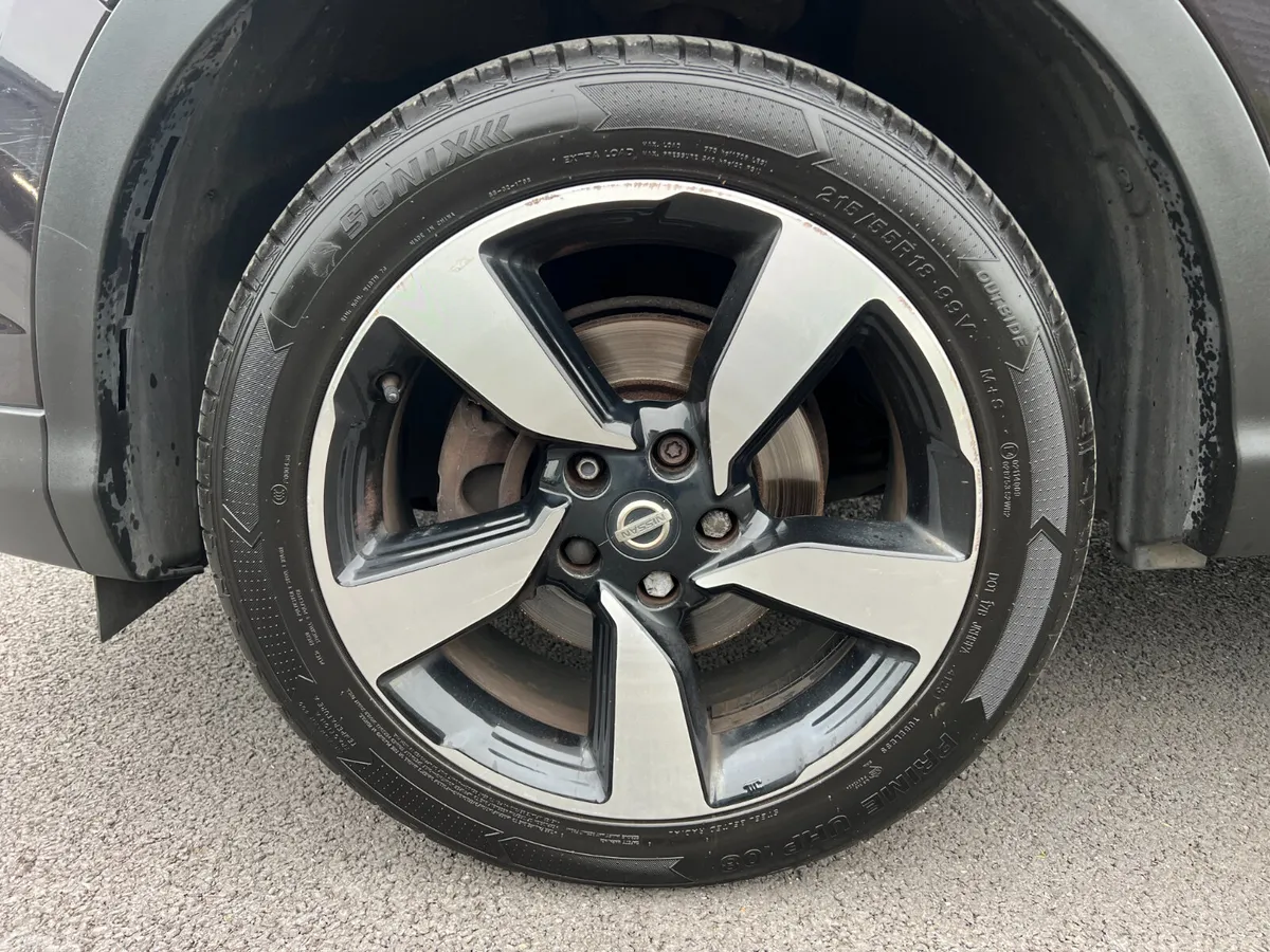 Nissan Qashqai SUV, Diesel, 2017, Black