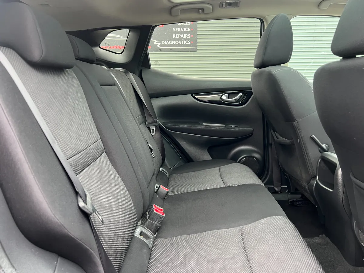 Nissan Qashqai SUV, Diesel, 2017, Black