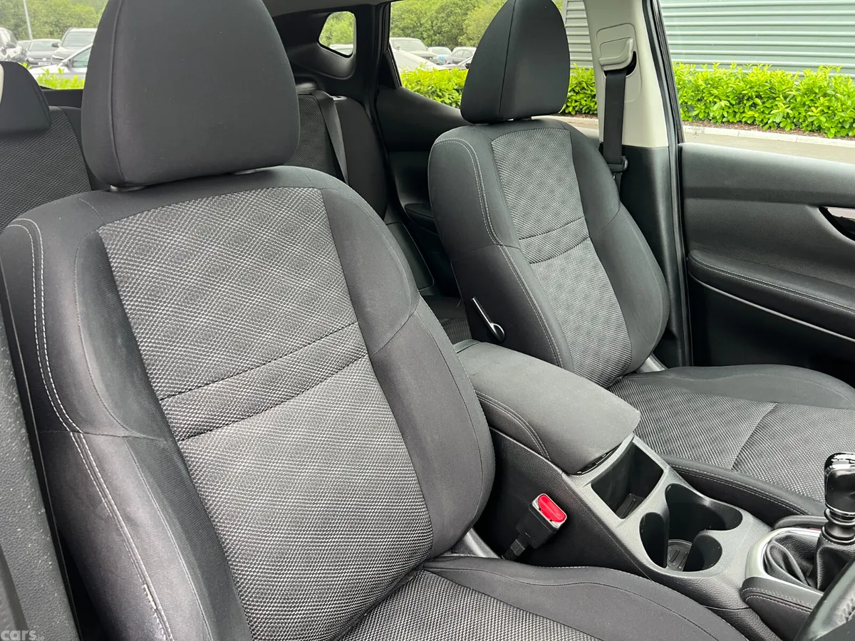 Nissan Qashqai SUV, Diesel, 2017, Black