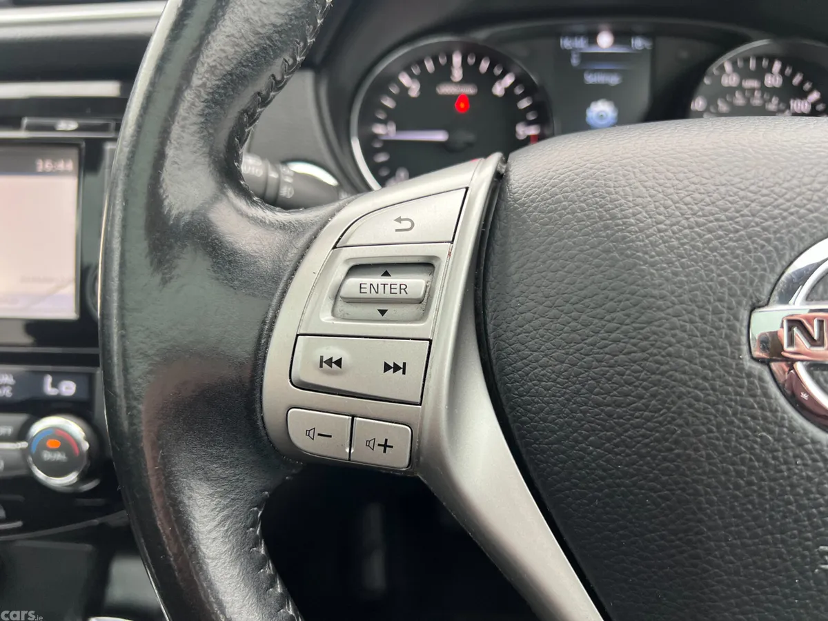 Nissan Qashqai SUV, Diesel, 2017, Black