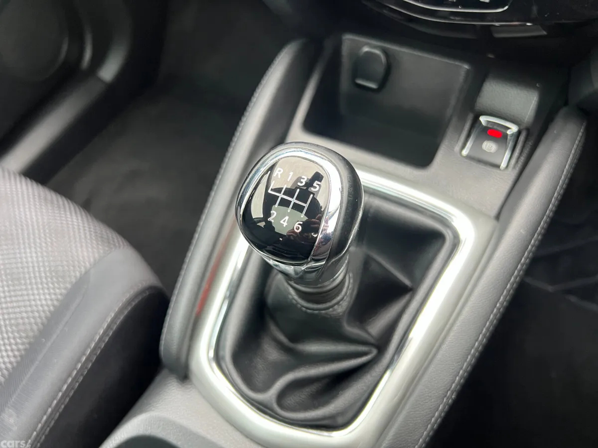 Nissan Qashqai SUV, Diesel, 2017, Black