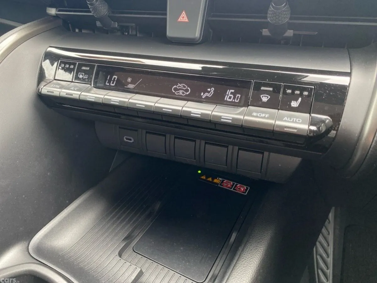 Toyota C-HR SUV, Petrol Hybrid, 2024, Blue